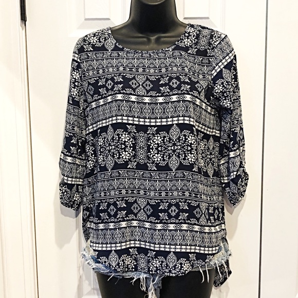 PINK REPUBLIC Printed Blouse - Picture 1 of 5